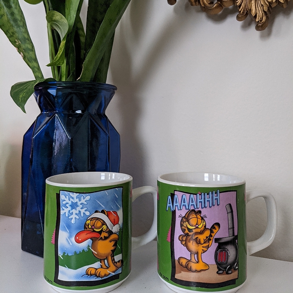 2- 1970s Garfield Mugs